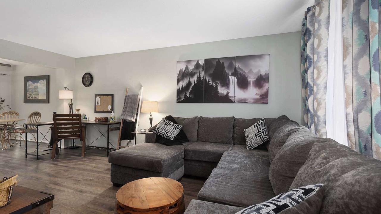 Photo of Livingroom in Grandview