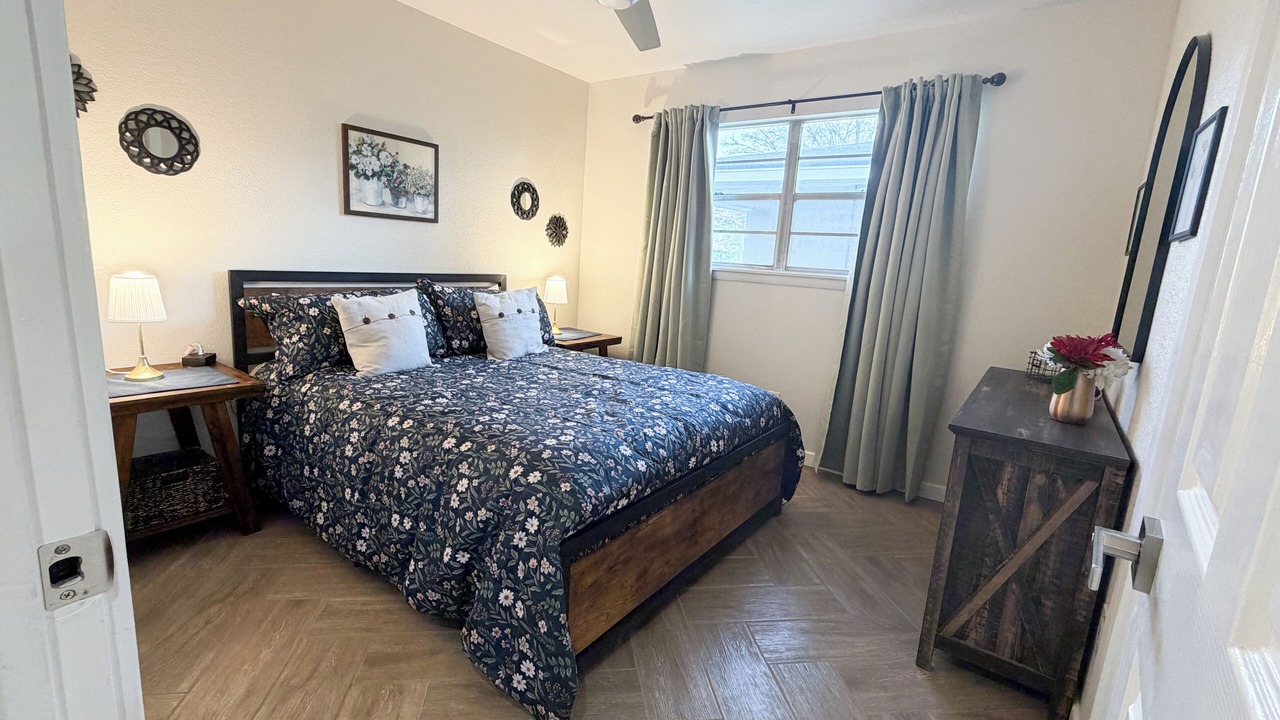 Photo of Bedroom in Roswell