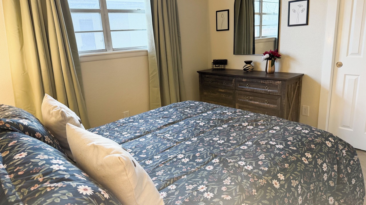 Photo of Bedroom in Roswell