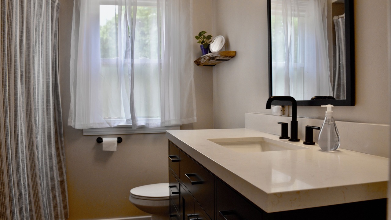 Photo of Bathroom in Tower Homes