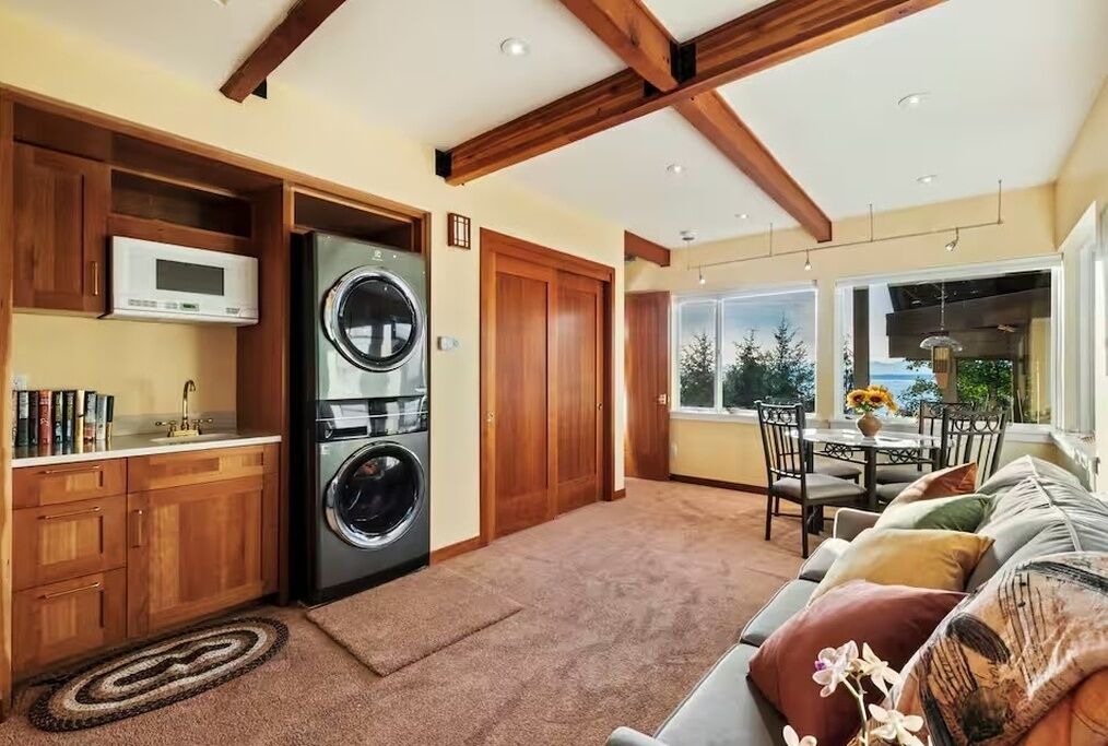 Photo of Livingroom in Seahurst