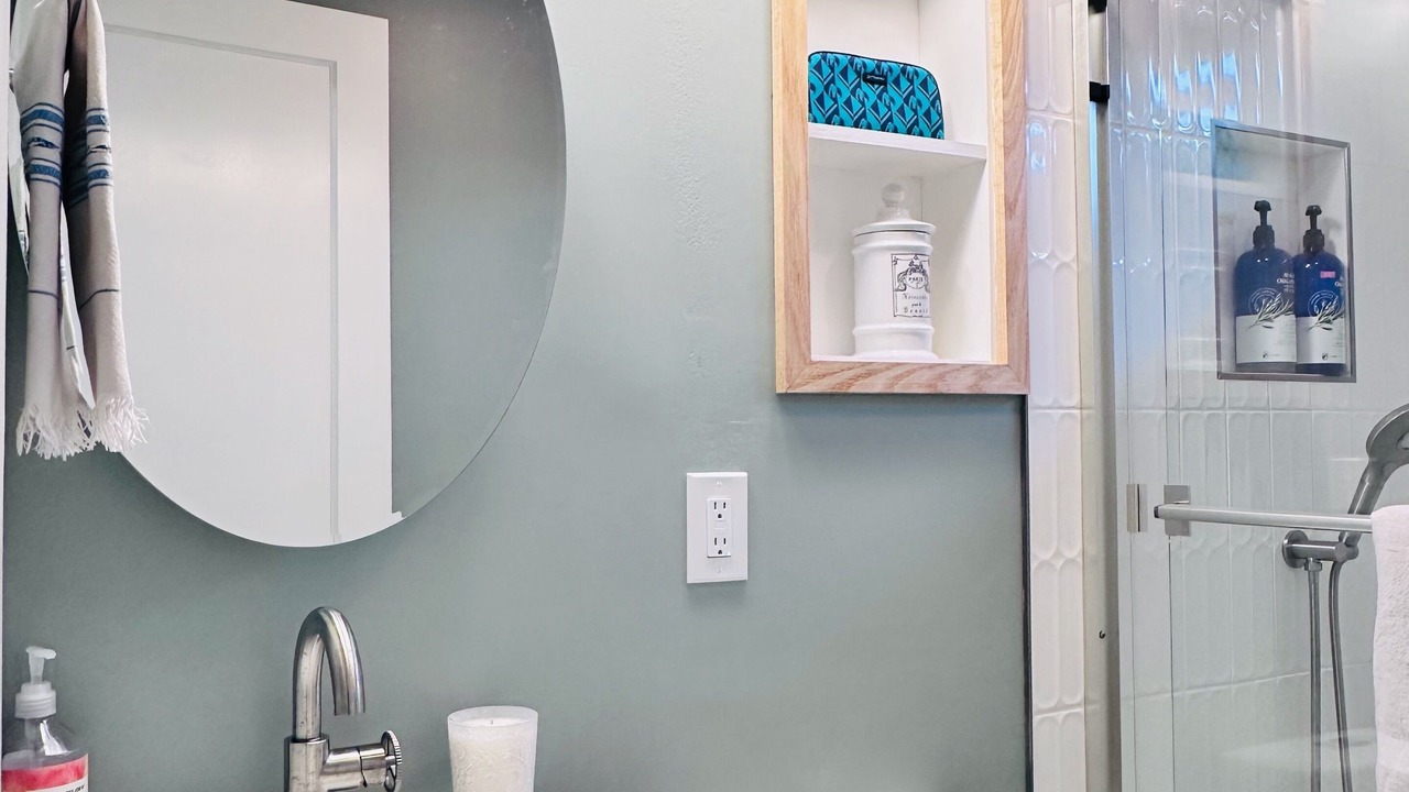 Photo of Bathroom in Roxhill