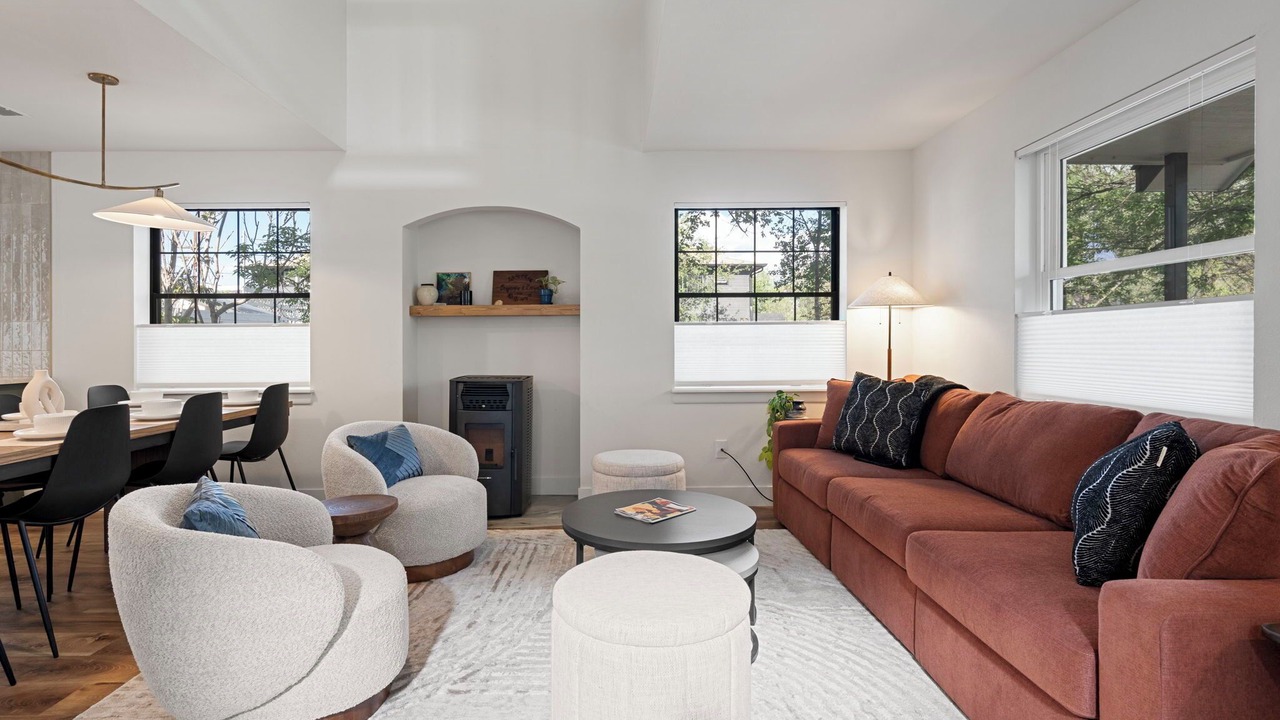 Photo of Livingroom in Whittier