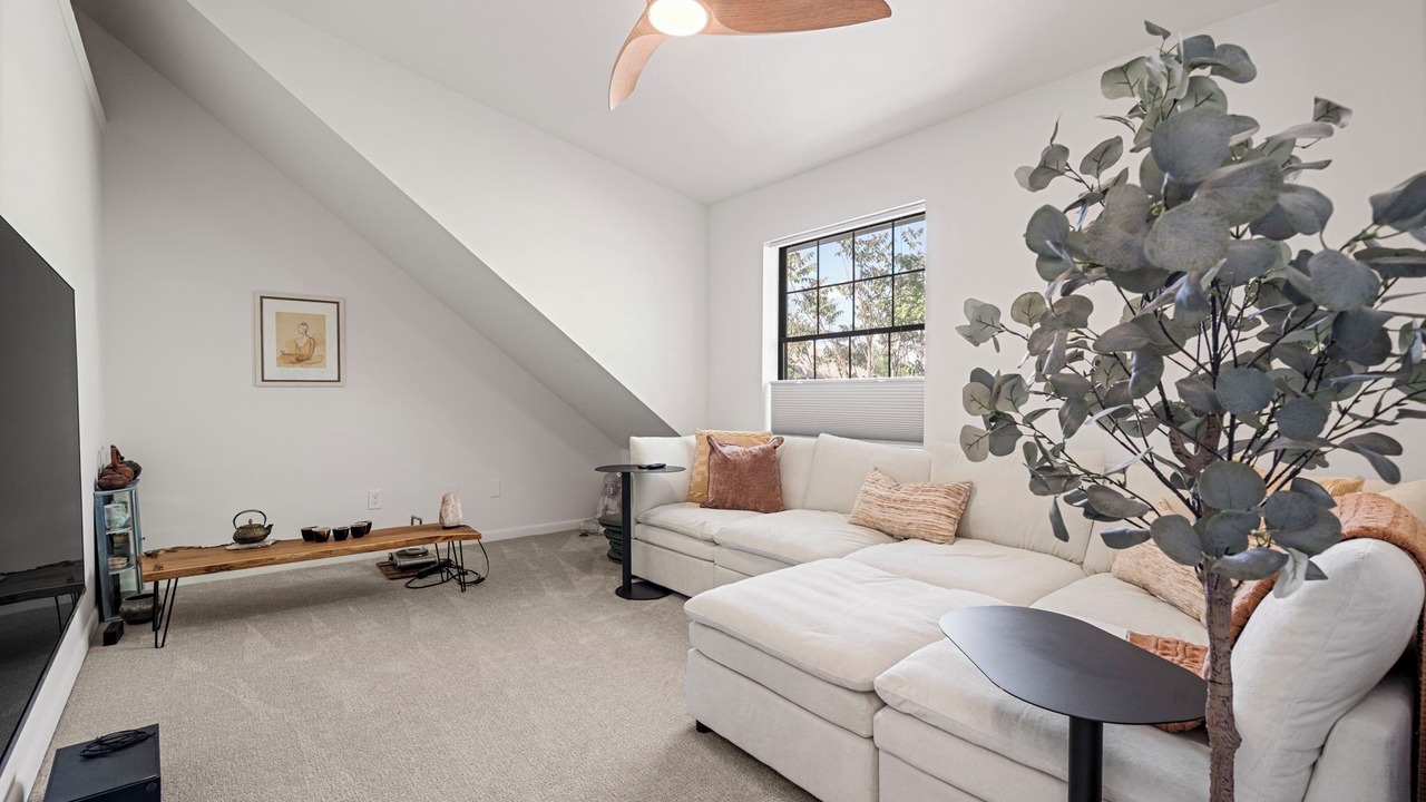 Photo of Livingroom in Whittier