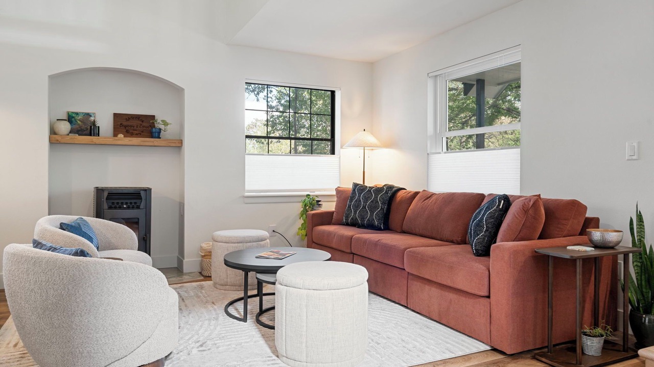 Photo of Livingroom in Whittier