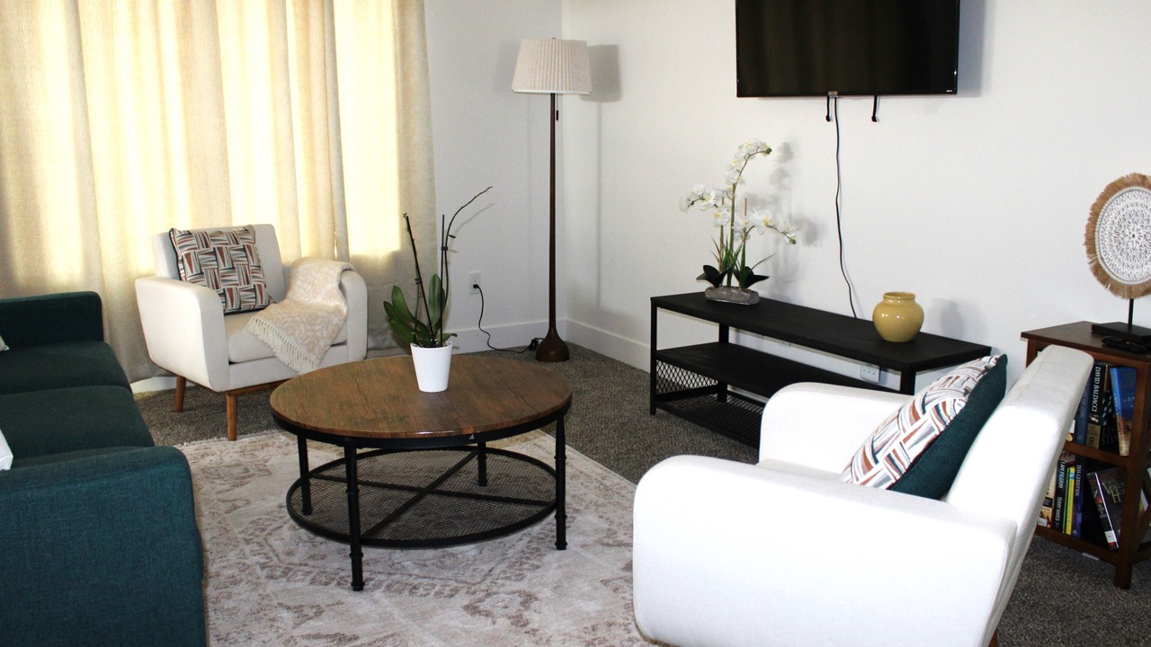 Photo of Livingroom in Tri-Cities