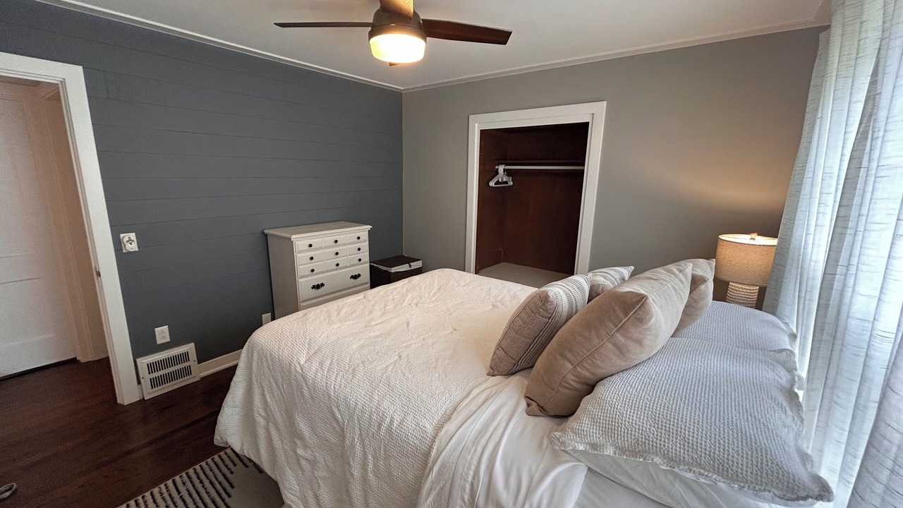 Photo of Bedroom in South Kansas City
