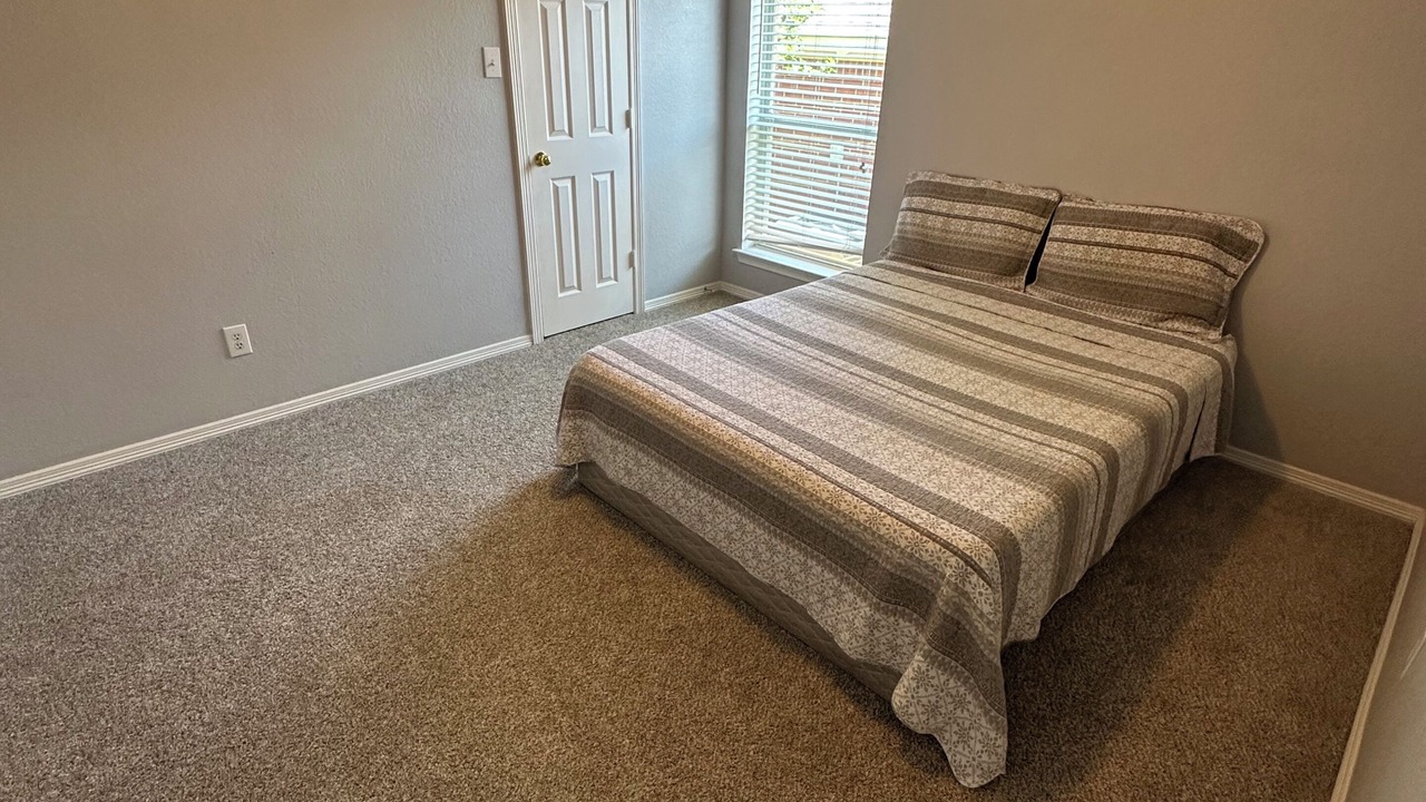Photo of Bedroom in Hollow Hills