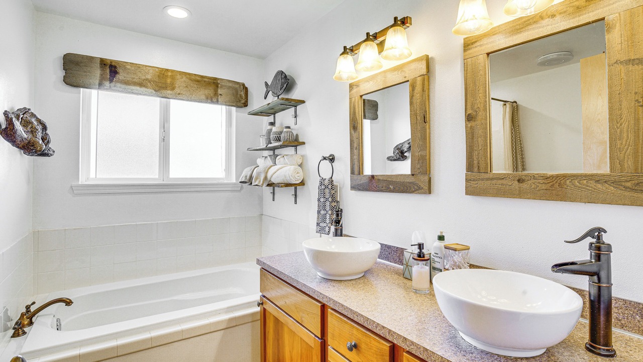Photo of Bathroom in Lakebay