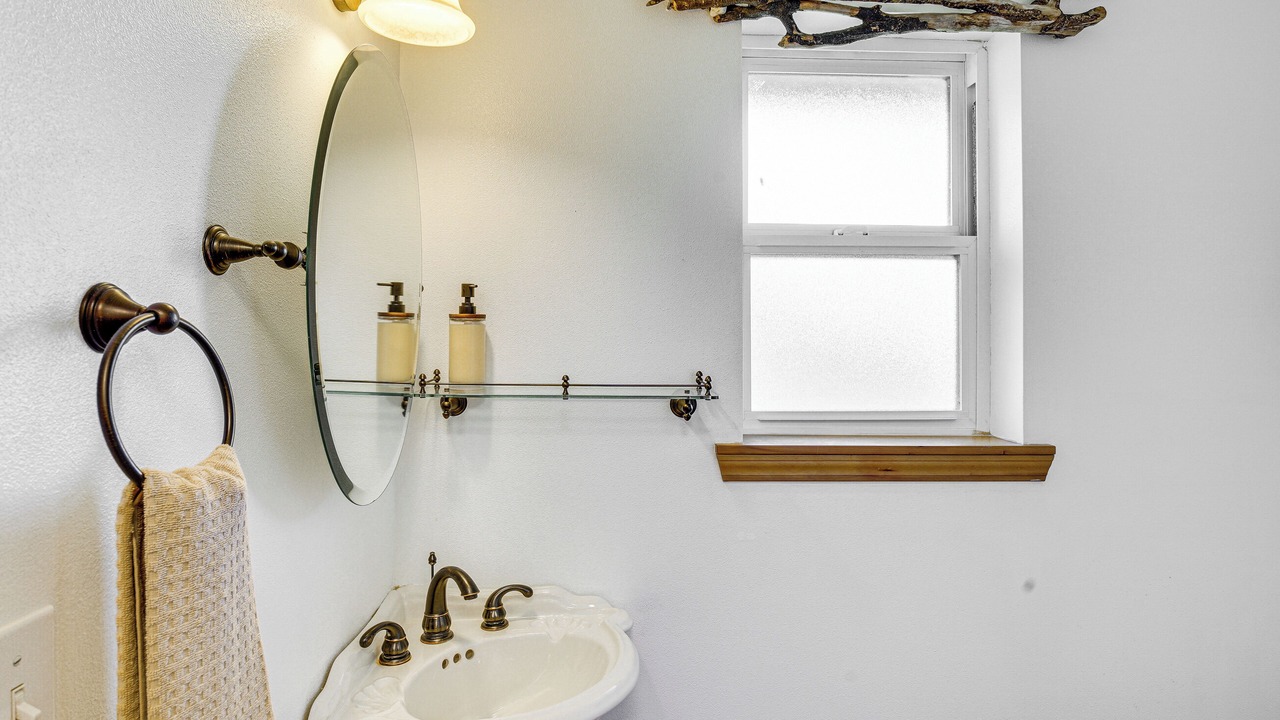 Photo of Bathroom in Lakebay