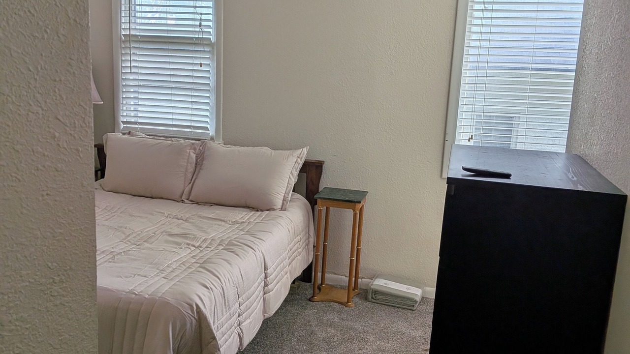 Photo of Bedroom in West Plaza