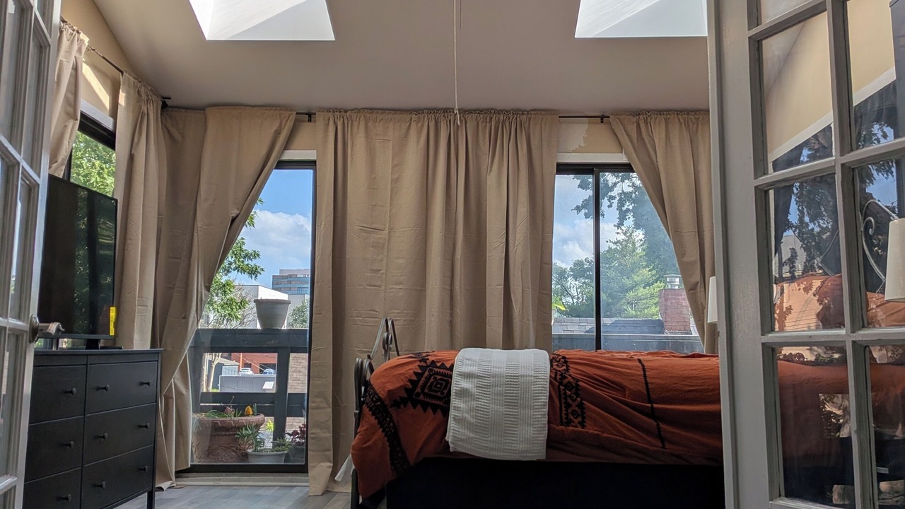Photo of Bedroom in West Plaza