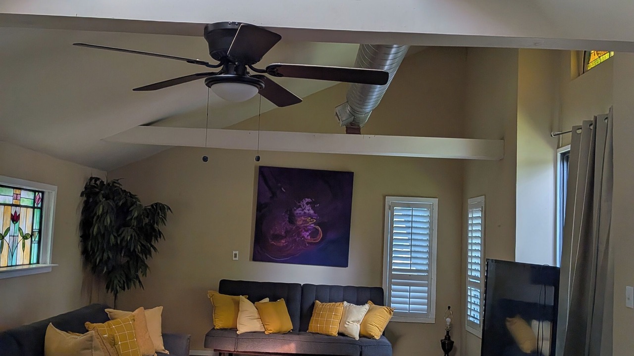 Photo of Livingroom in West Plaza
