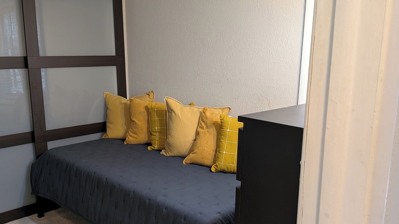 Photo of Bedroom in West Plaza