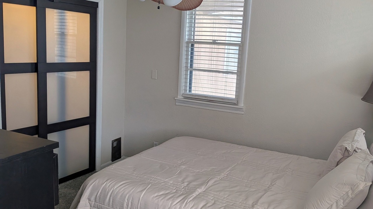 Photo of Bedroom in West Plaza