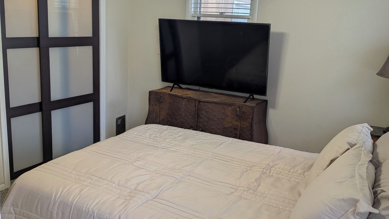 Photo of Bedroom in West Plaza