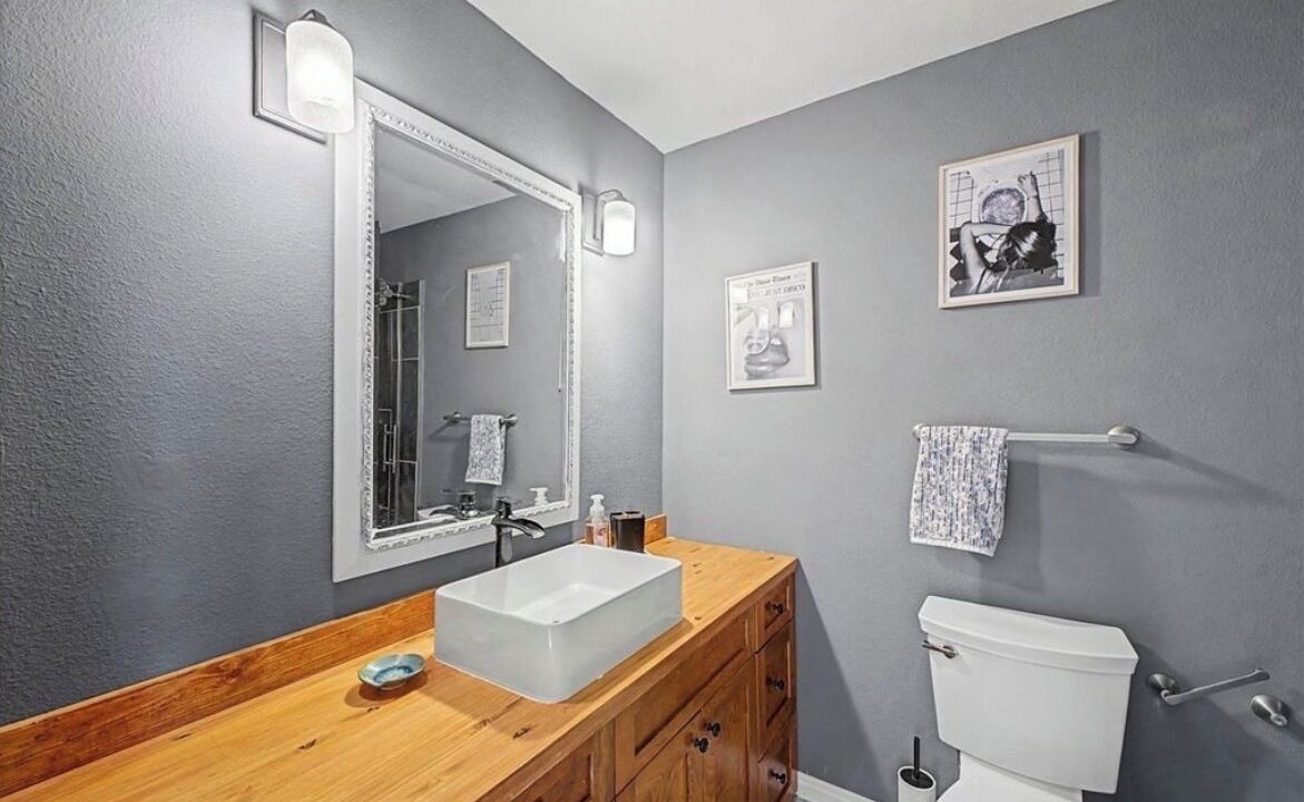 Photo of Bathroom in Lyons