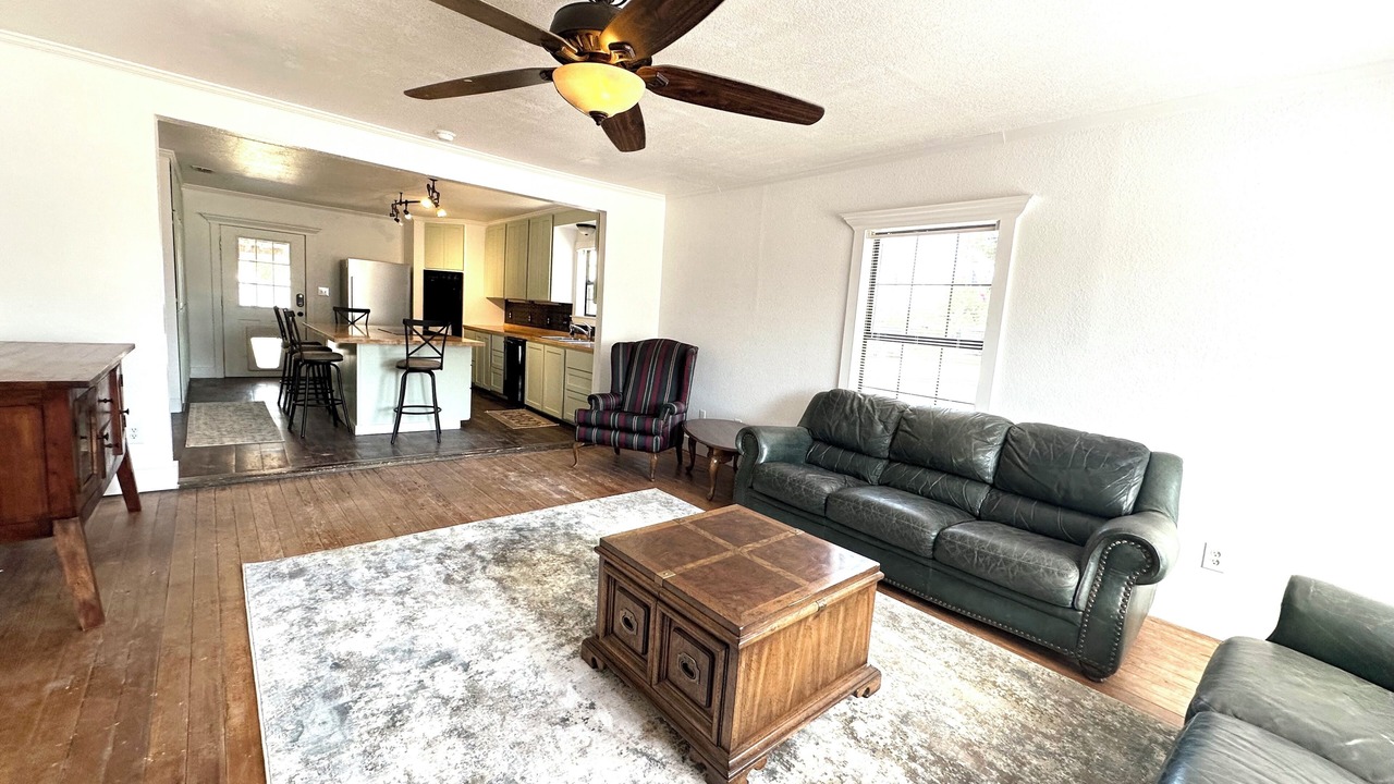 Photo of Livingroom in Albany