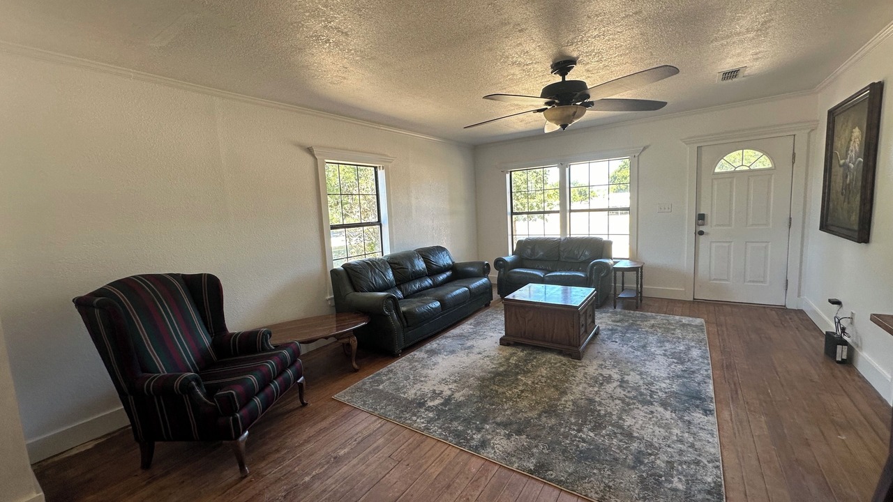 Photo of Livingroom in Albany