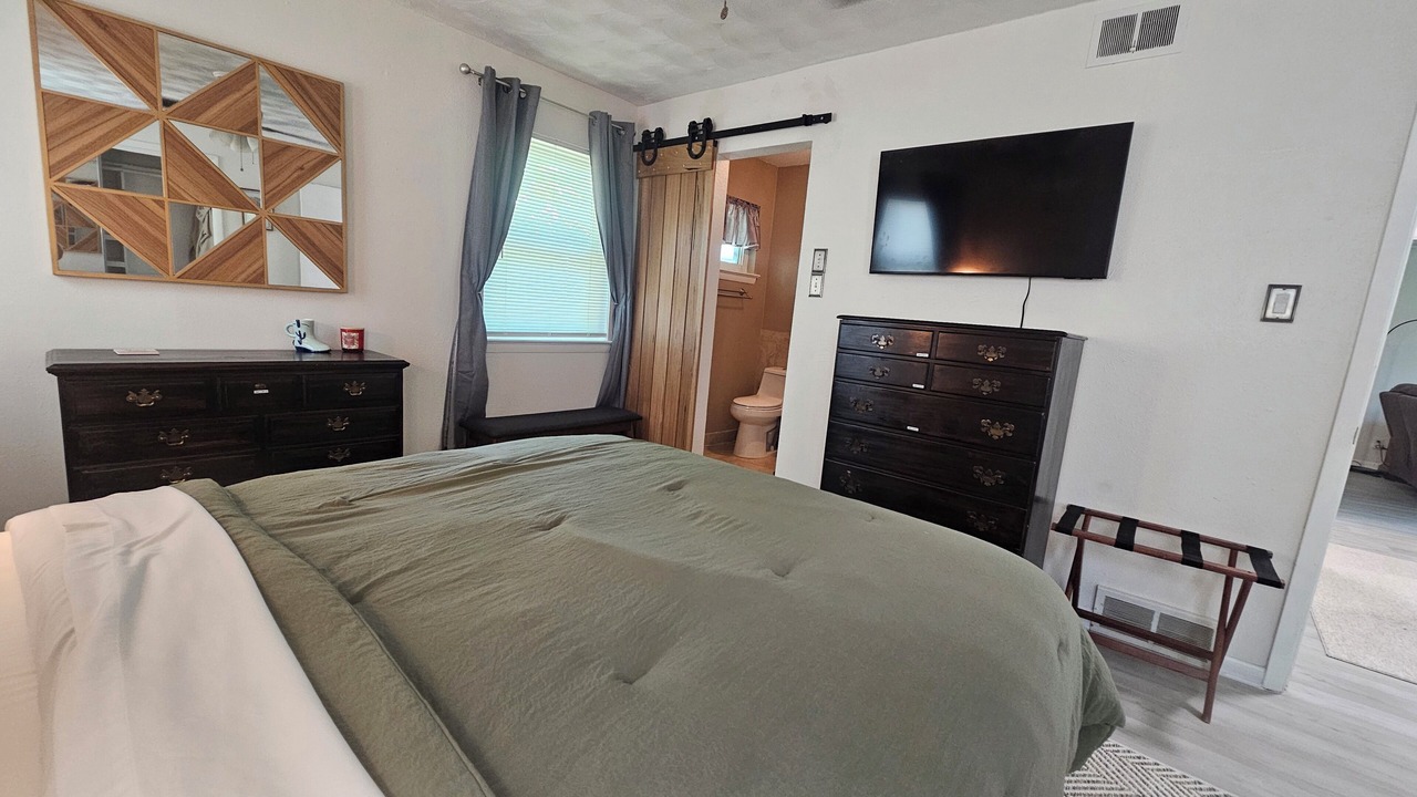 Photo of Bedroom in Farmers Branch