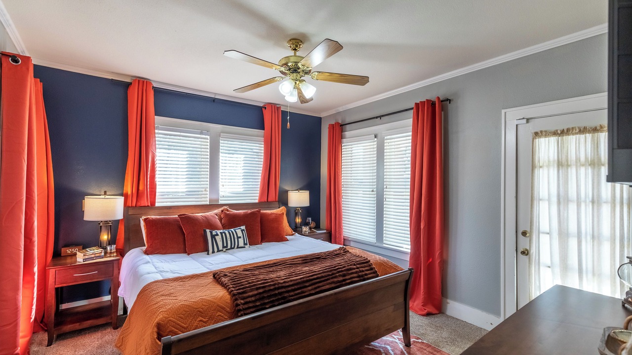 Photo of Bedroom in Sayles Blvd. Area