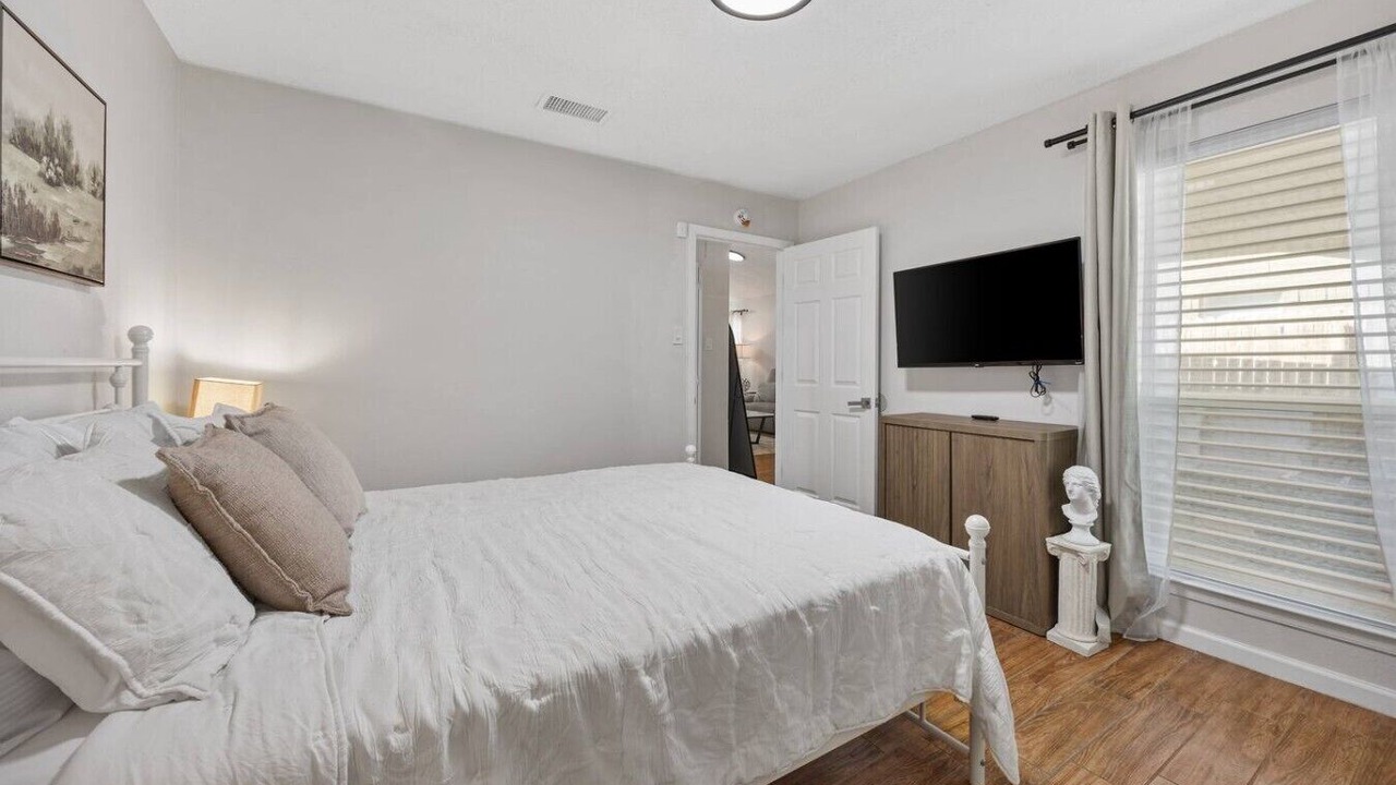 Photo of Bedroom in West Arlington