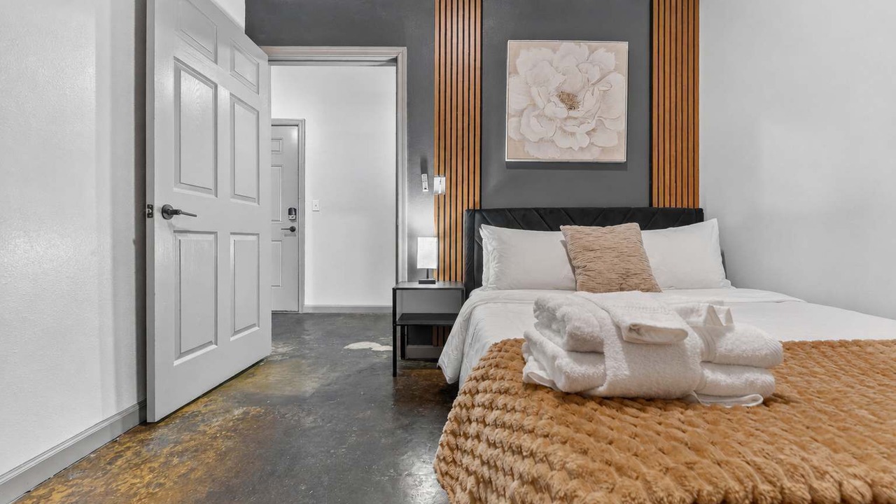 Photo of Bedroom in River Market