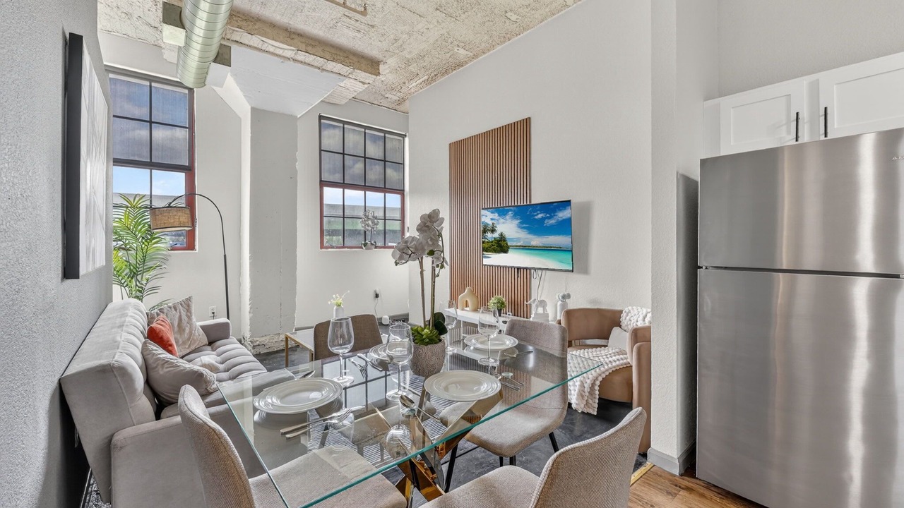 Photo of Livingroom in River Market