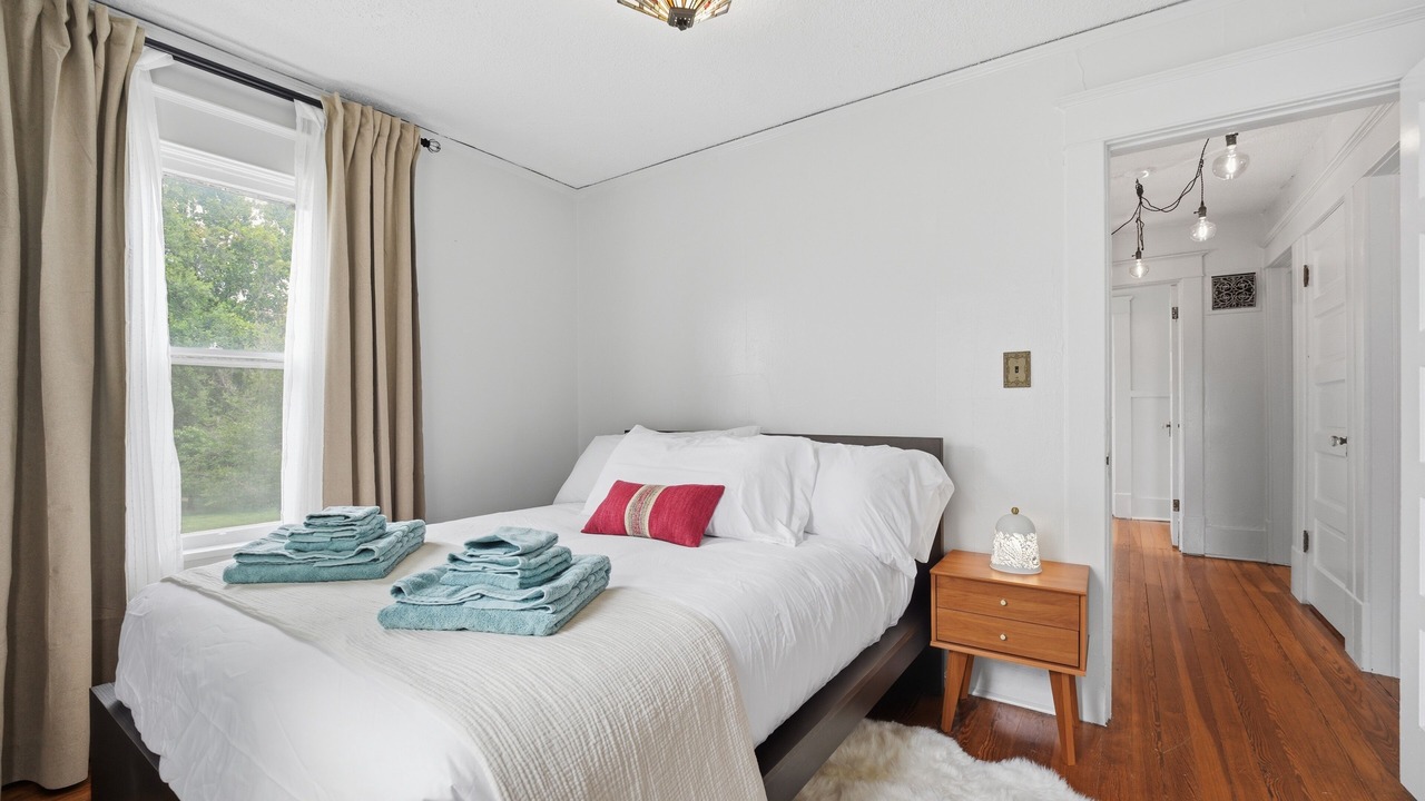 Photo of Bedroom in Rosedale