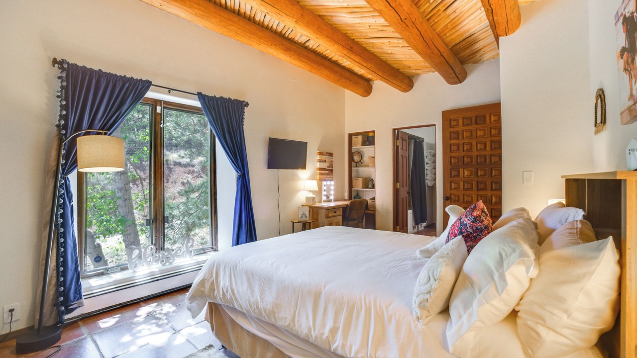 Photo of Bedroom in Canoncito