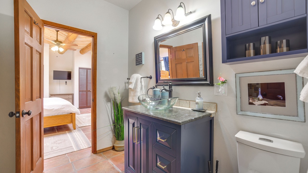 Photo of Bathroom in Canoncito