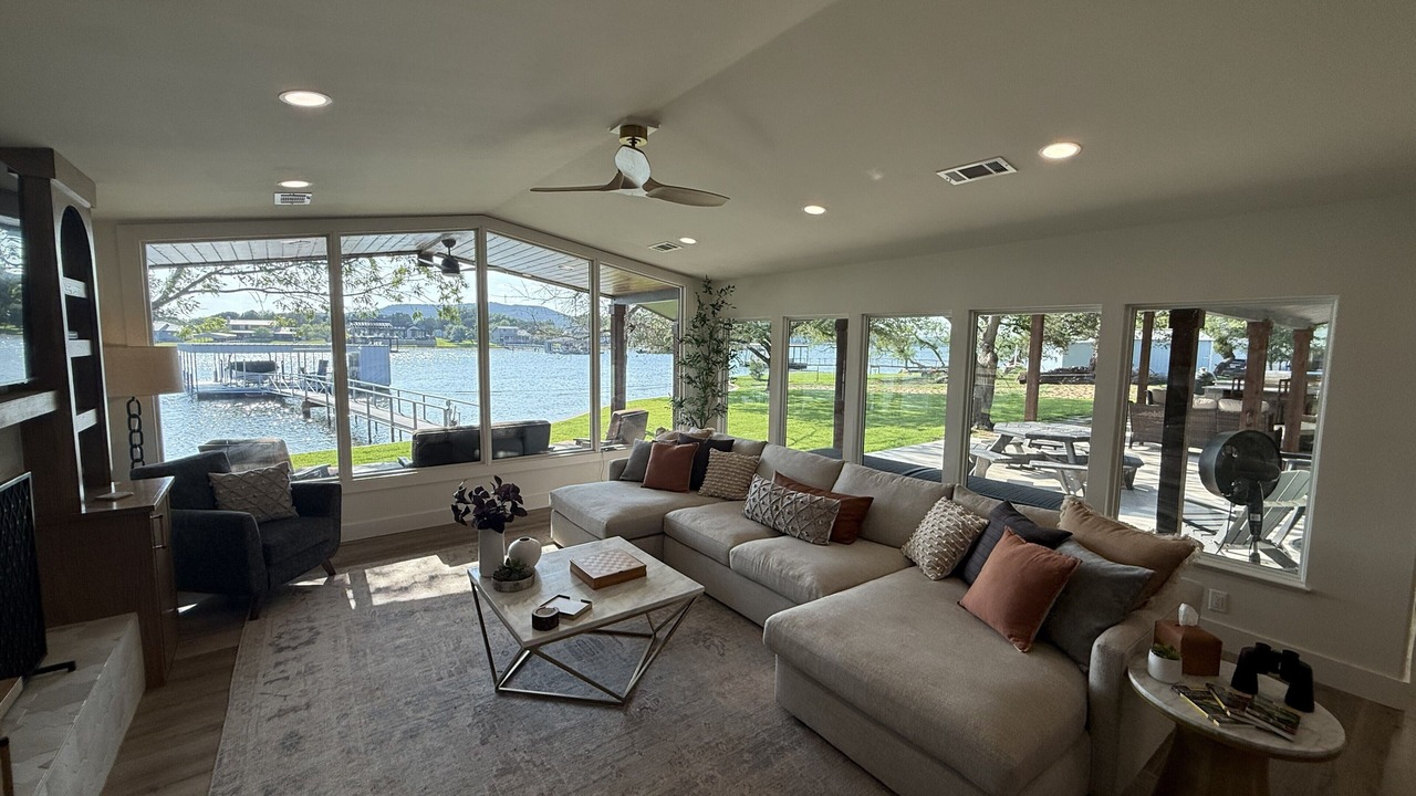Photo of Livingroom in Graford