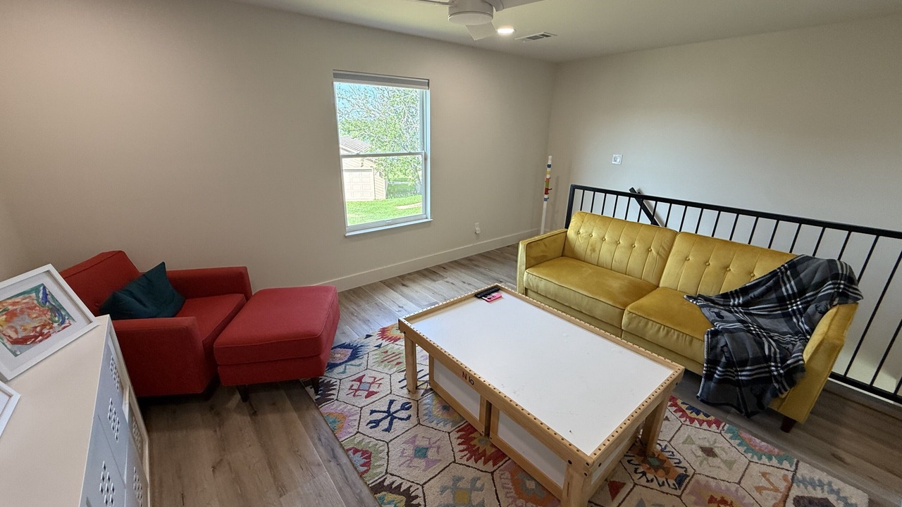 Photo of Livingroom in Graford