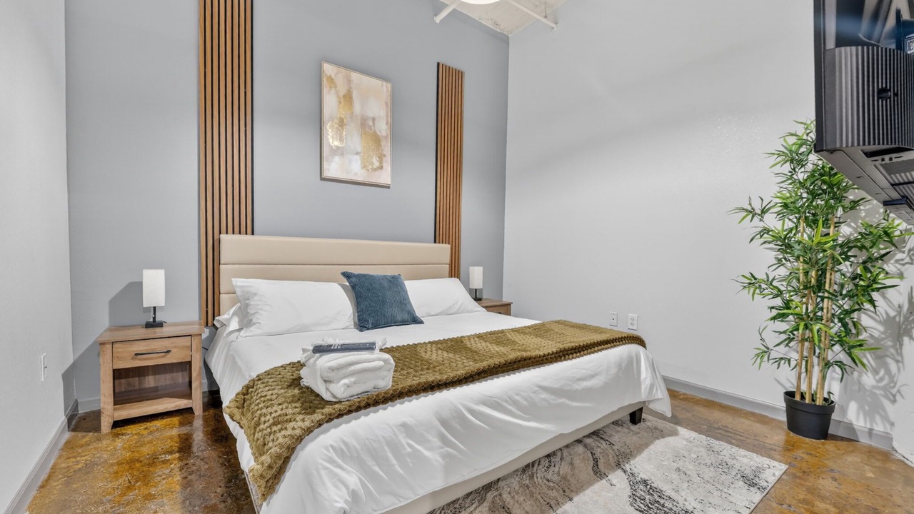 Photo of Bedroom in River Market