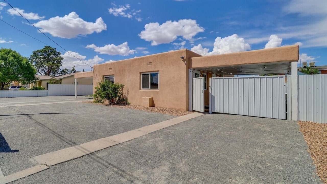 Photo of Outdoor in Near North Valley