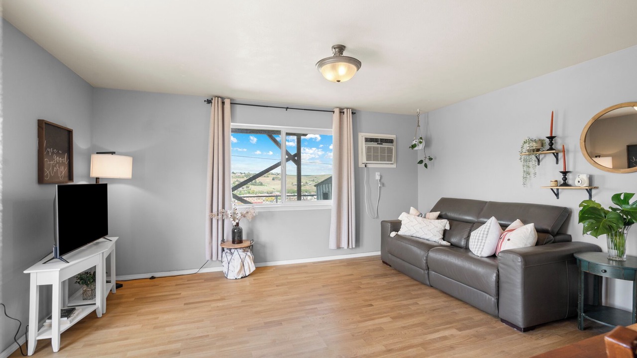 Photo of Livingroom in Pendleton
