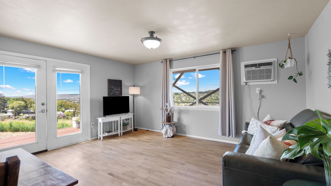 Photo of Livingroom in Pendleton