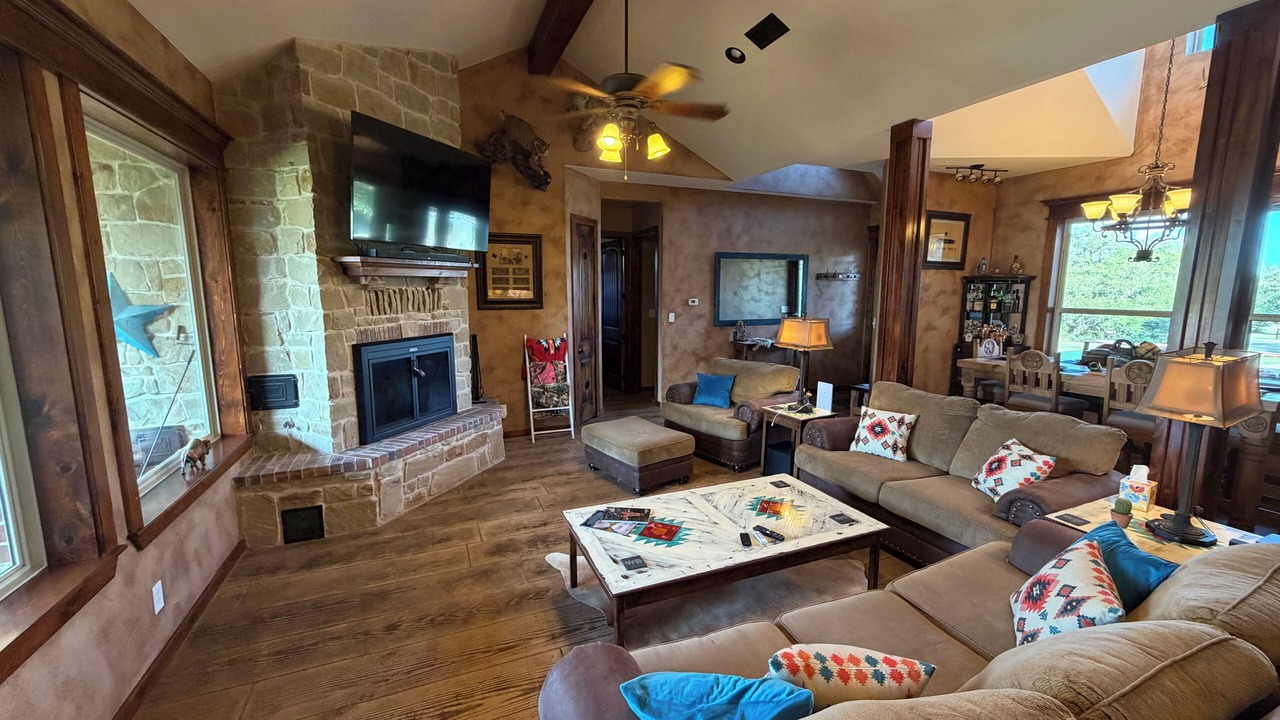 Photo of Livingroom in Burkett