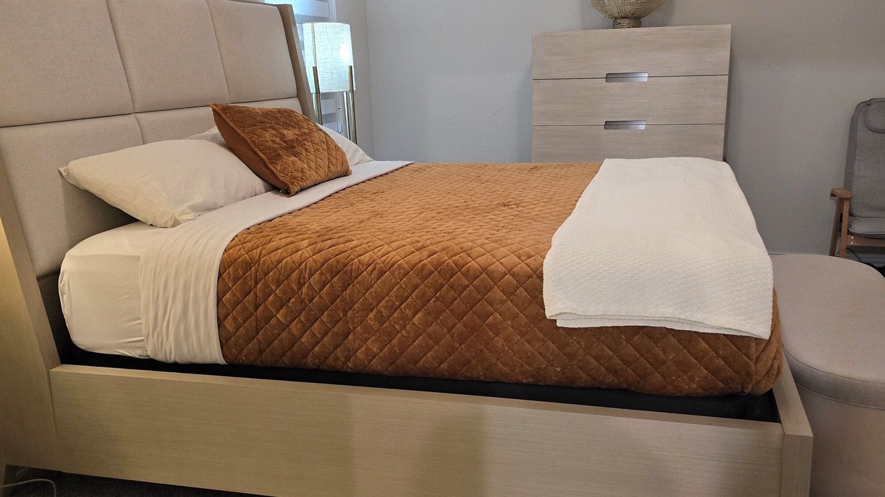 Photo of Bedroom in Aubrey
