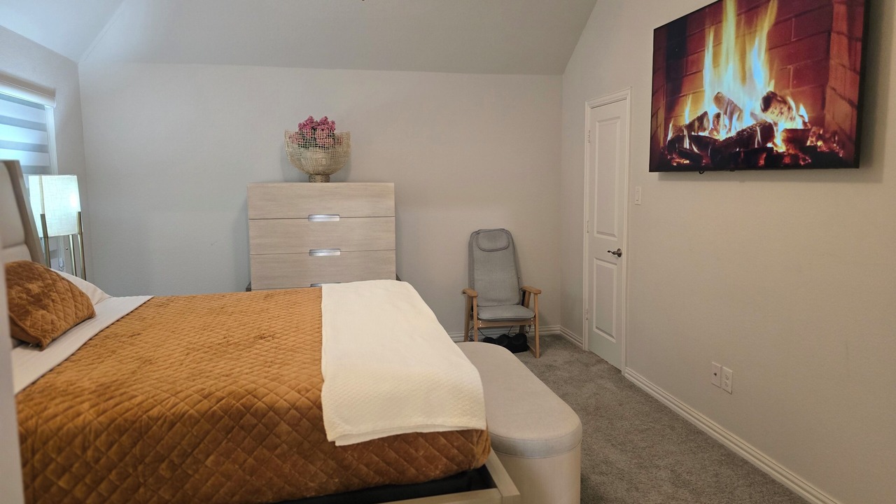 Photo of Bedroom in Aubrey