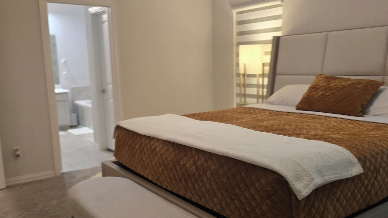 Photo of Bedroom in Aubrey