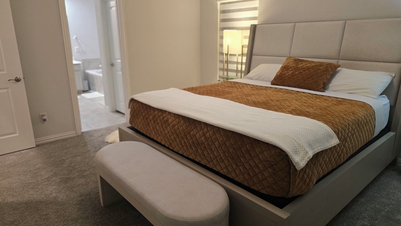 Photo of Bedroom in Aubrey