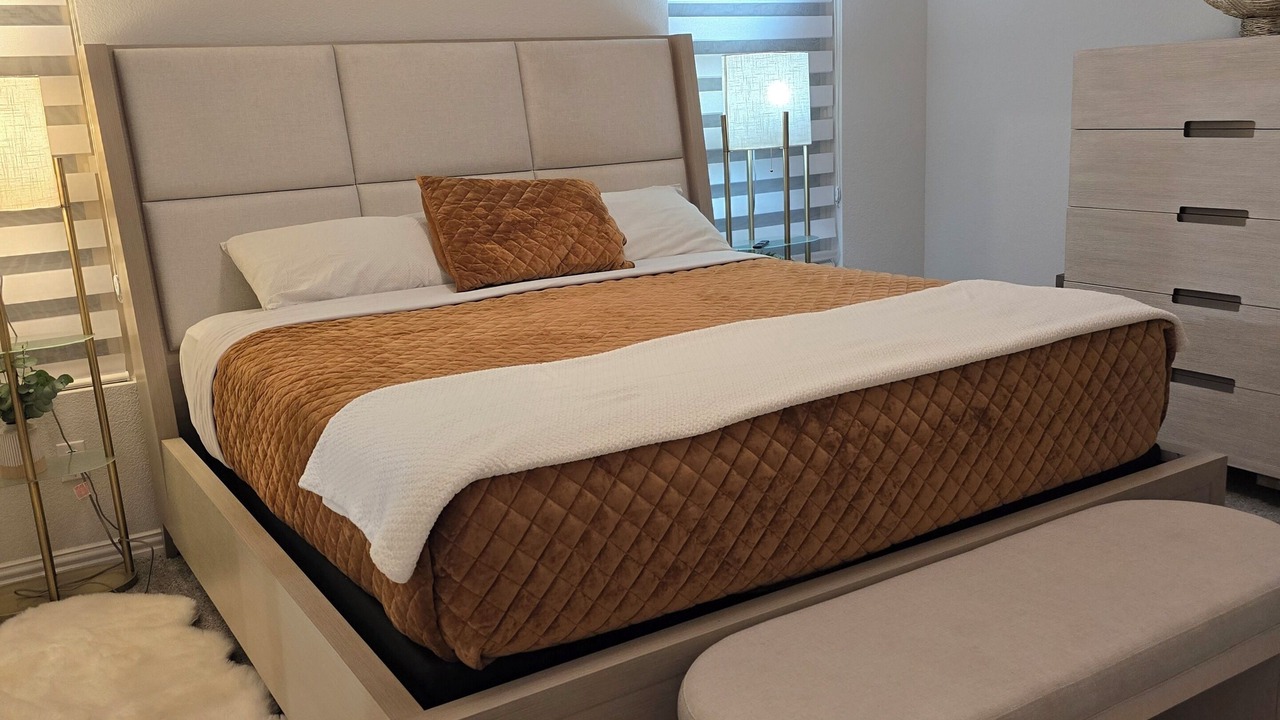 Photo of Bedroom in Aubrey