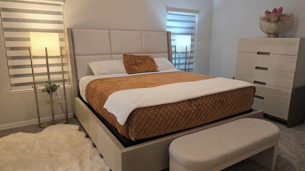 Photo of Bedroom in Aubrey