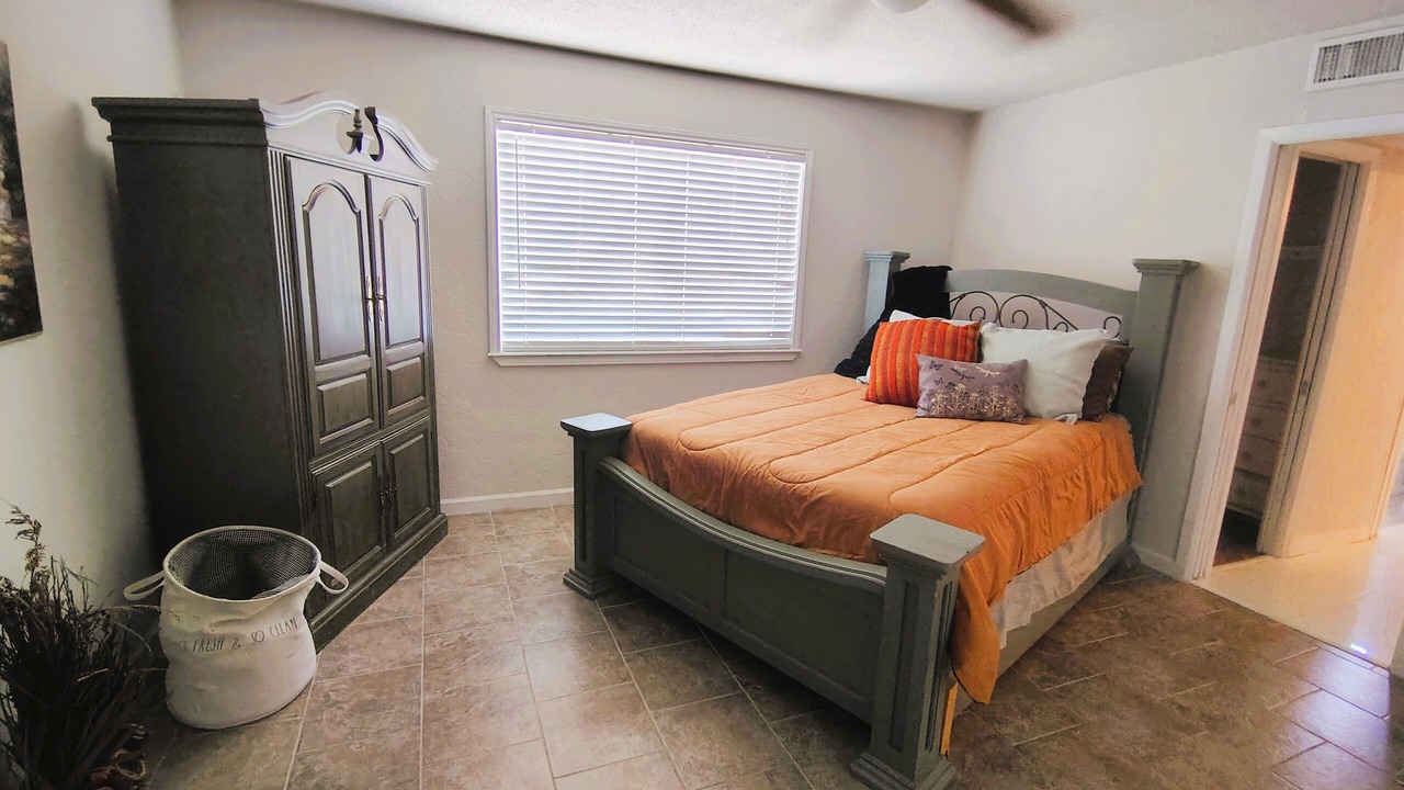 Photo of Bedroom in Biggs Field