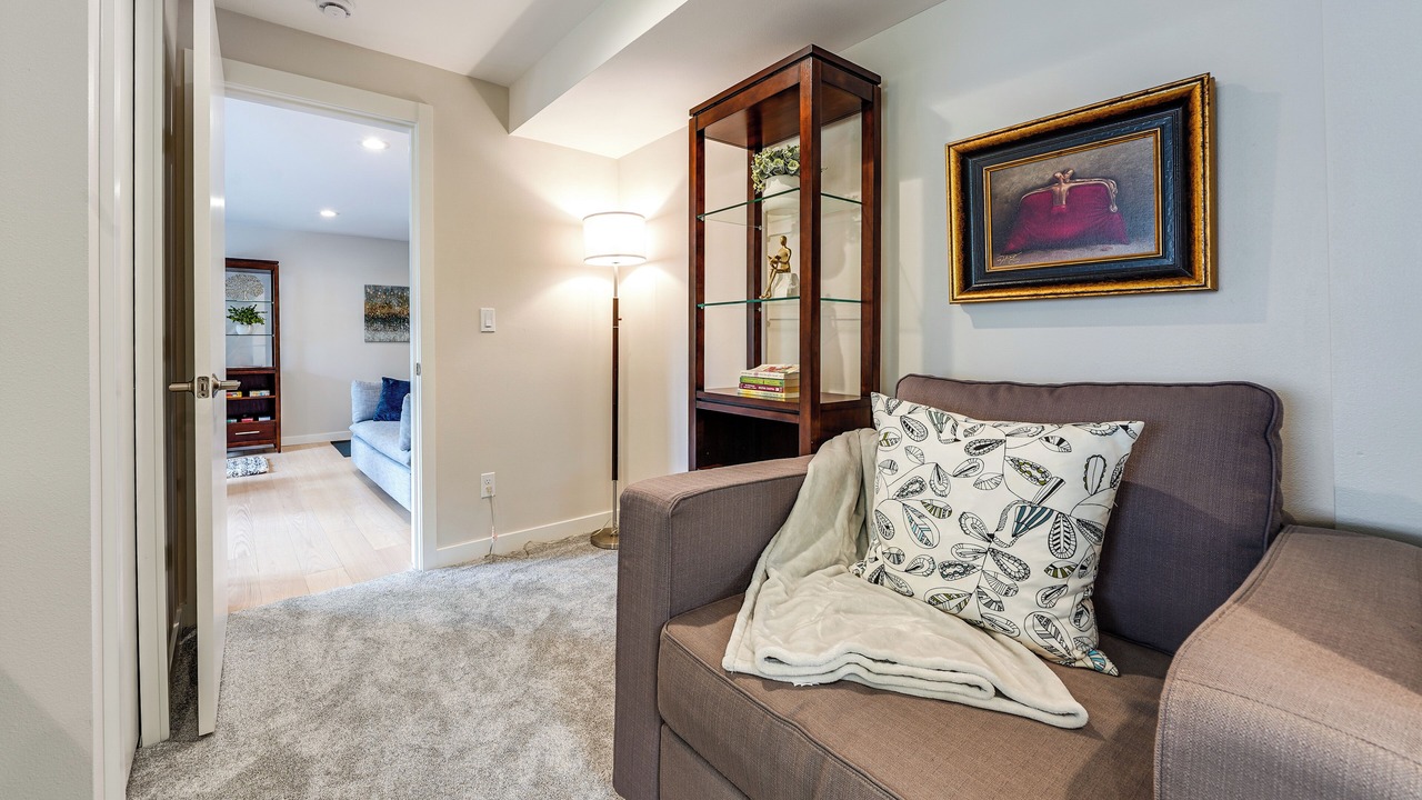 Photo of Livingroom in Mid-Beacon Hill