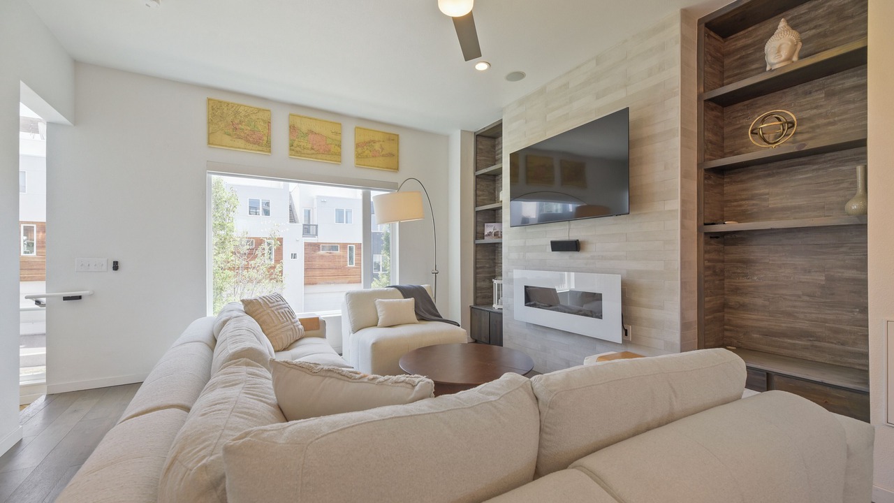 Photo of Livingroom in Sloan Lake