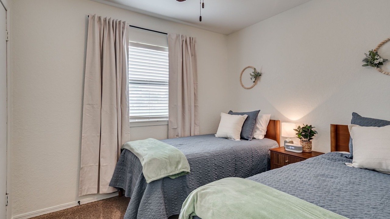 Photo of Bedroom in Mustang