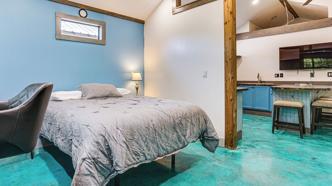 Photo of Bedroom in Glen Rose