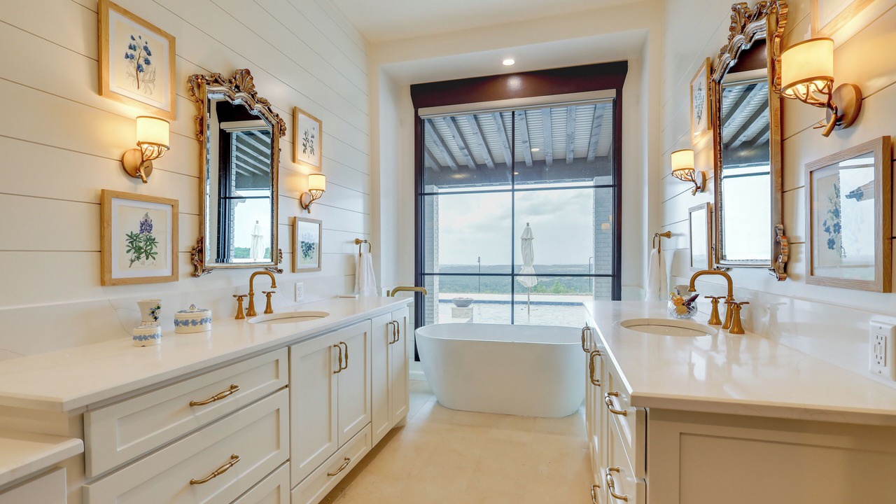 Photo of Bathroom in Paluxy